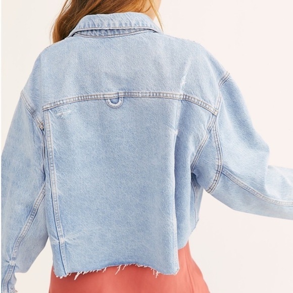 Free People WTF Slouchy Amelia Trucker Distressed Raw Hem Denim Jacket EUC S - Picture 5 of 10